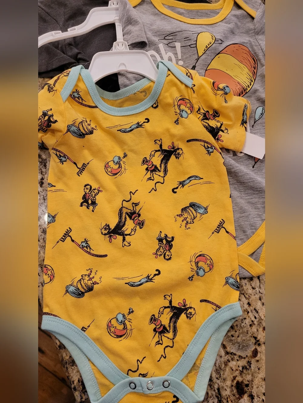 NWT | Dr. Seuss Bodysuit Set Boy/Unisex 18m - Picture 3 of 6